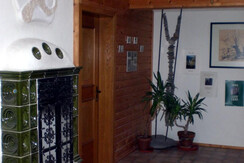 Diele mit Kachelofen