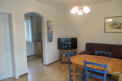 Ferienwohnungen Deller Wohn-Esszimmer