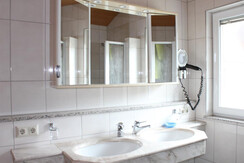 Fewo Etschbacher - Apartment mit Gartenblick