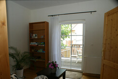 Zimmer mit Blick auf Terrasse