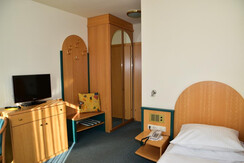 Florianihof Einzelzimmer mit Balkon-8