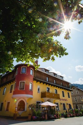 Der Freinerhof im Sommer | © nixxipixx.com