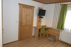 Schreibtisch am Zimmer