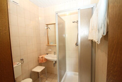 Dusche/WC Doppelbettzimmer "Grün"