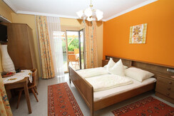 Doppelbettzimmer "Orange"