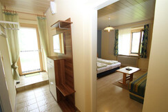 Eigener Vorraum Dreibettzimmer