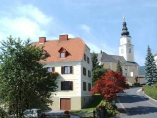 Haus, Blick auf Kirche