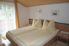 Gästehaus Passrucker_Fewo A_Schlafzimmer 2