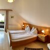 Bild von Doppelzimmer Nr. 7, Dusche, WC, Balkon | © Gästehaus Riffel