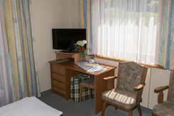 Familienzimmer_Schreibtisch