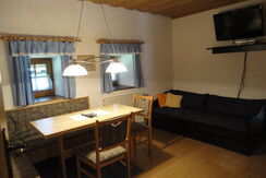 Essecke und Schlafsofa im linken Appartement