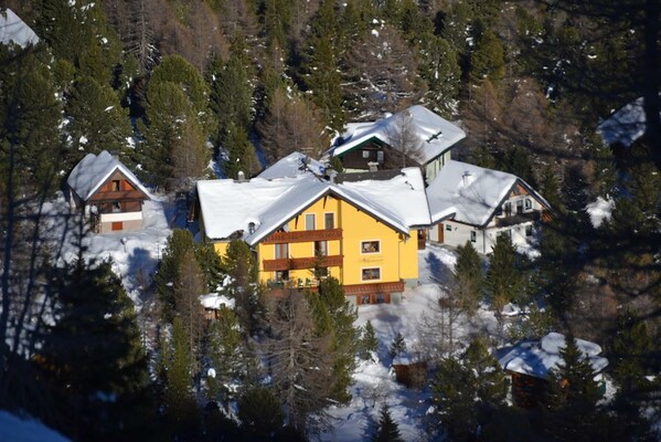 Aussenansicht Winter | © Gasthof Alpenrose