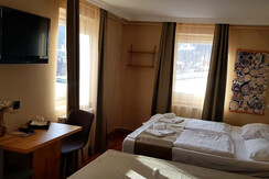 49533928_2032142976840016_8954666603505516544_o