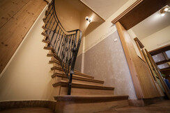 Stiegenaufgang Zimmer Mauthner (Groß)