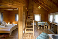 Blick Wohnküche, Schlafzimmer