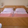 Photo of Double room, shower, toilet, 1 bed room