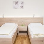 Photo of room with 4 beds with shower, WC | © Familie Bernhard