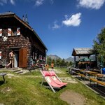 Photo of Hut, running hot/cold water, 1 bed room