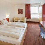 Bild von Familienzimmer thermenseitig (mit Verbindungstür) | © H2O Hoteltherme GmbH