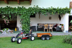 gemütliche Weinlaube am Harreiterhof