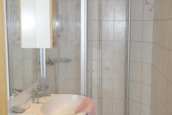 Bad von einer Einraumwohnung