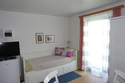 Ferienwohnung 1: Essküche mit Schlafbereich