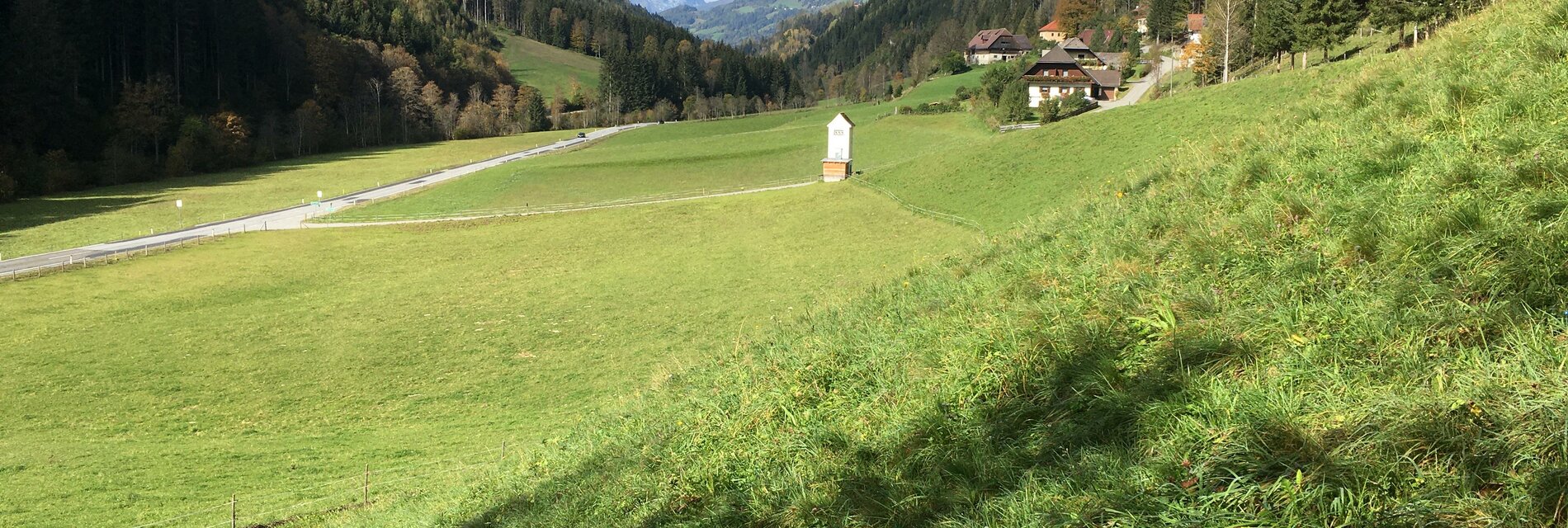 Blick ins Tal im Oktober