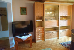 TV und Schrank