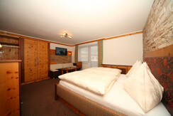 3-Bett Zimmer