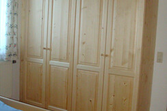 Haus Fuchs - Schlafzimmer mit Schrank