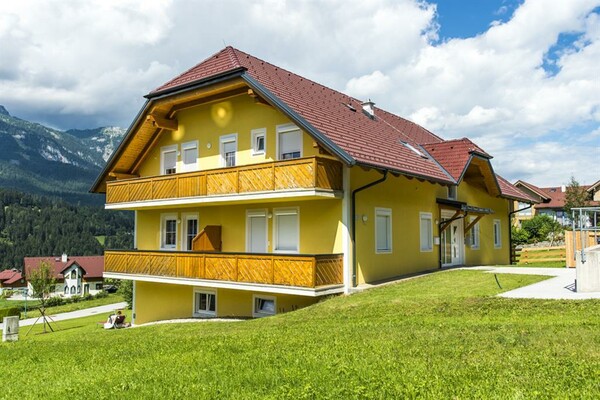 Haus Gloria - Hausfoto im Sommer