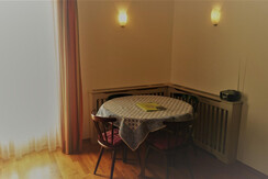 Haus Grill Hias, Bad Aussee, Tisch