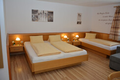 Family room mountain view 4