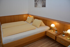 Family room mountain view 4