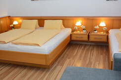 Family room mountain view 4