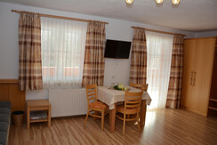 Family room mountain view 4