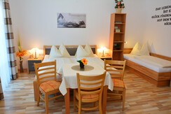 Family room mountain view 3