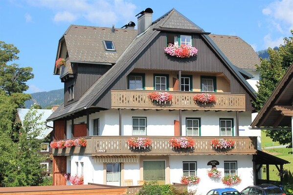 Haus Pilz im Sommer