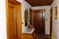 Gang- li. Du u.WC re. Zimmer