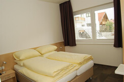 Appartment 33