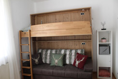 Bunk bed