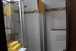 Haus Taxegger - App. Ennstal - Bad