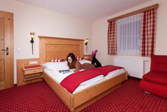 Haus Taxegger - App. Dachstein - Schlafzimmer