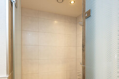 Badezimmer Schlafzimmer 1 Dusche