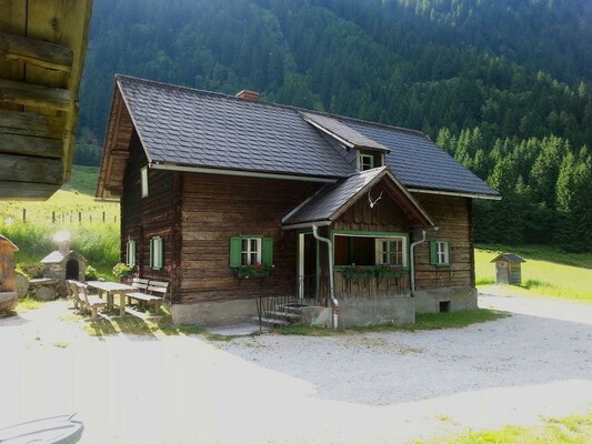 Potzalm-im-Naturpark-Sölktäler-in-der-Urlaubsregio