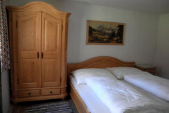 Innen-Ansicht-Potzalm-im-Naturpark-Sölktäler-in-de