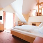 Photo of Junior suite, bath, toilet, modern conveniences | © Hotel am Marktplatz_