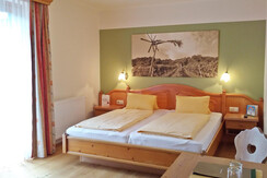 Doppelzimmer_Holz
