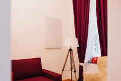 Hotel Georgi Schloss Couch