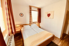 Hotel-Pension Moosmann DZ Economy Schlafbereich